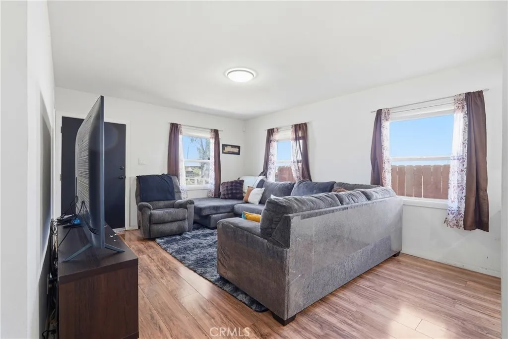 Additional image 51 of 1104 E 111th Drive, Los Angeles, CA 90059
