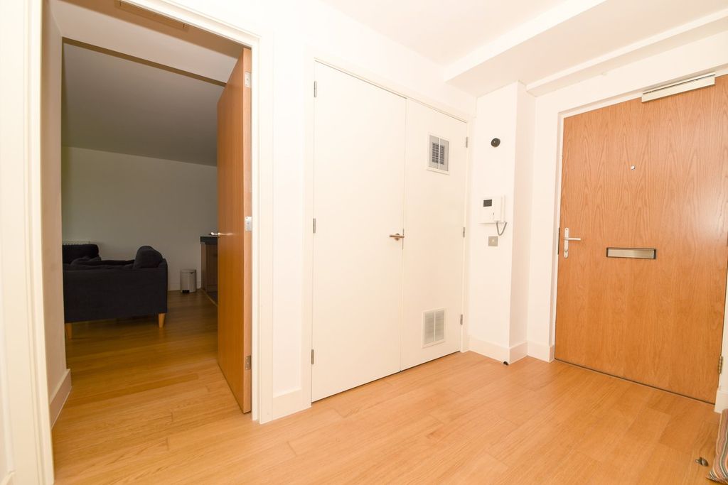 Additional image 11 of 2 bed flat for salePark Way, Newbury RG14