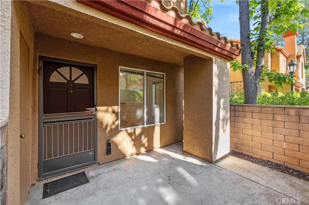 Additional image 4 of 22713 Copper Hill Dr Unit 44, Saugus, CA 91350