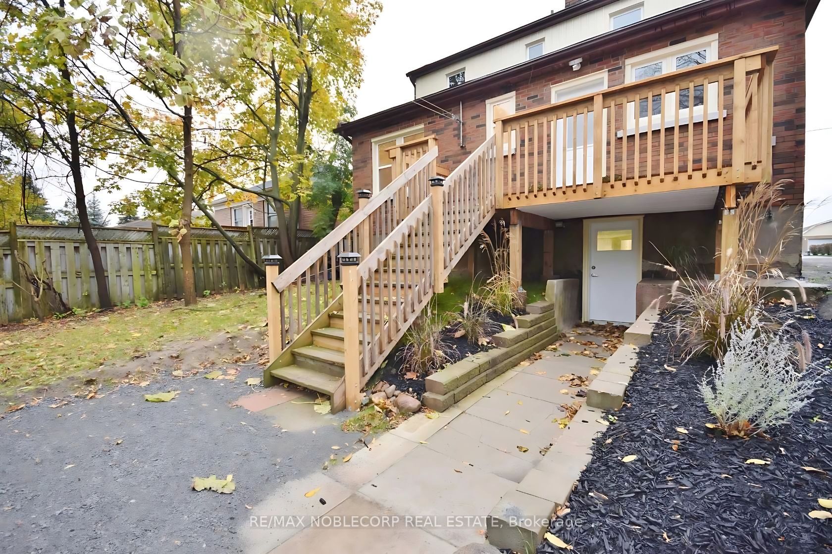 Lower-77 Eastlawn Street, Oshawa, ON, L1H 7J7