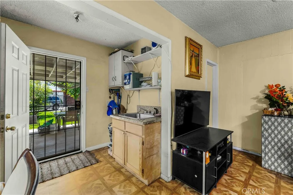 Additional image 73 of 1508 E Queensdale St, Compton, CA 90221