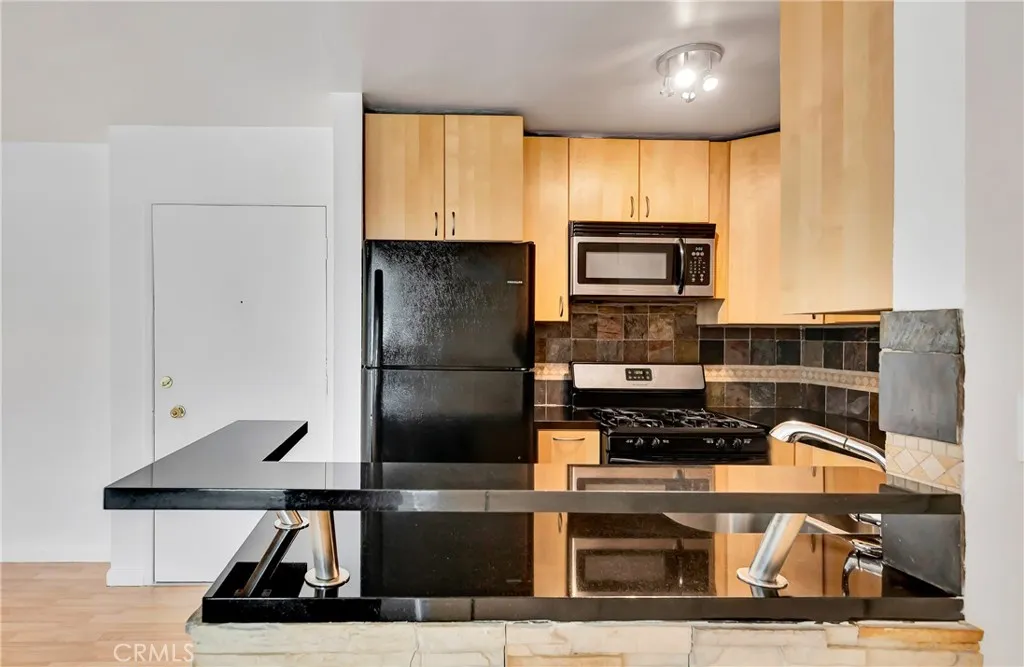 Additional image 38 of 18620 Hatteras Street Unit 247, Tarzana, CA 91356