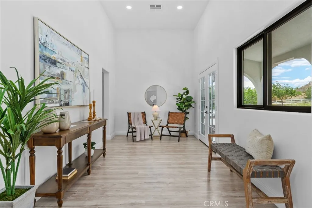 4465 Gilchrist Drive, Riverside, CA 92505 photo 5