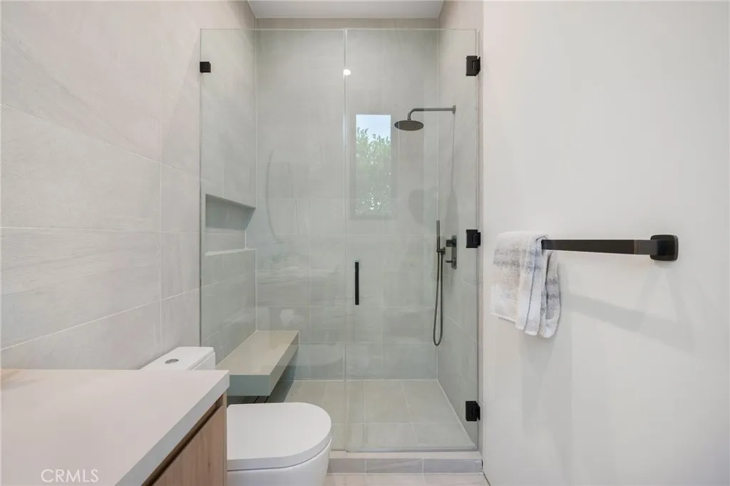 16988 Strawberry Drive, Encino, CA 91436