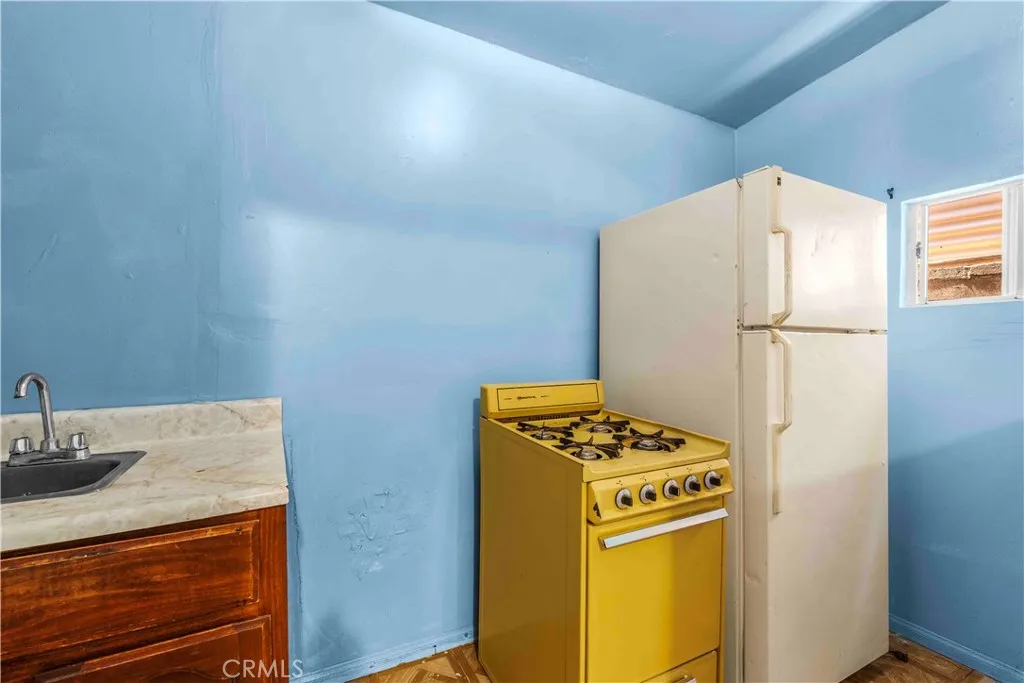 Additional image 36 of 1508 E Queensdale St, Compton, CA 90221