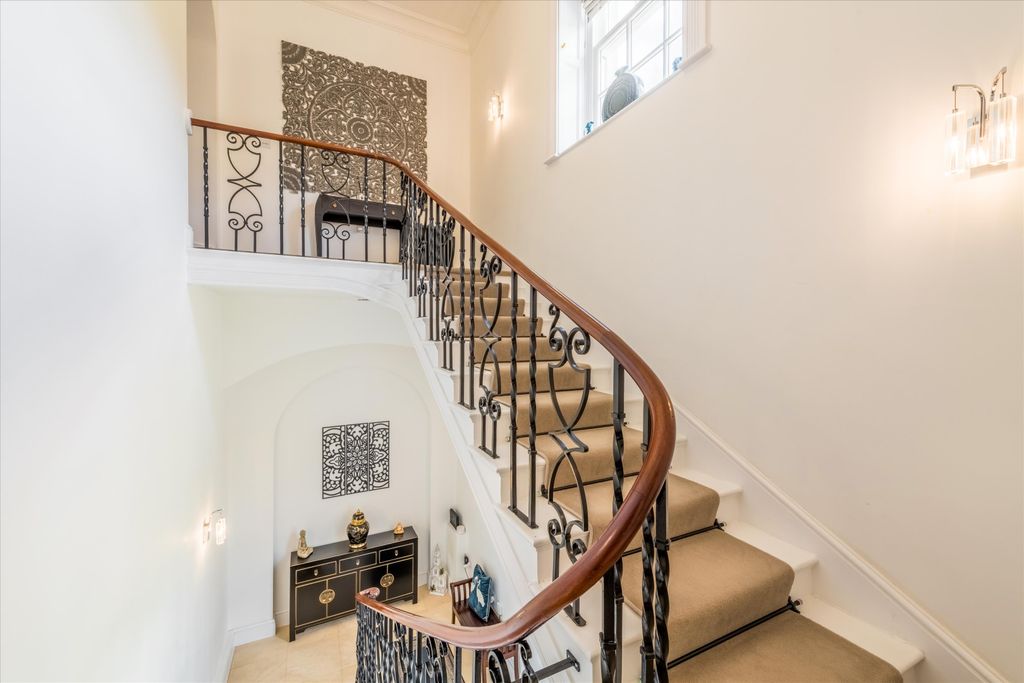 Additional image 2 of 2 bed flat for saleGoring Place, Wrotham, Sevenoaks, Kent TN15