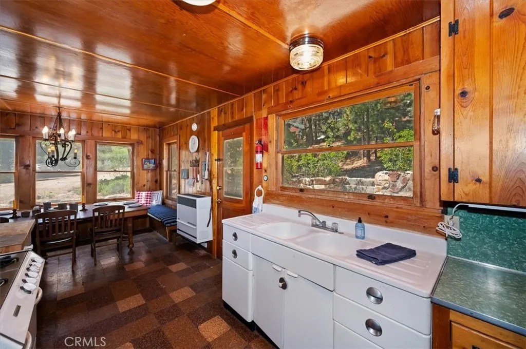 Additional image 13 of 4 Lakeview Track, Fawnskin, CA 92333