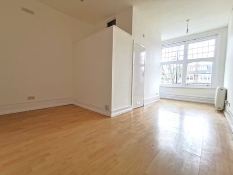 Queens Avenue, Muswell Hill N10, Studio to rent