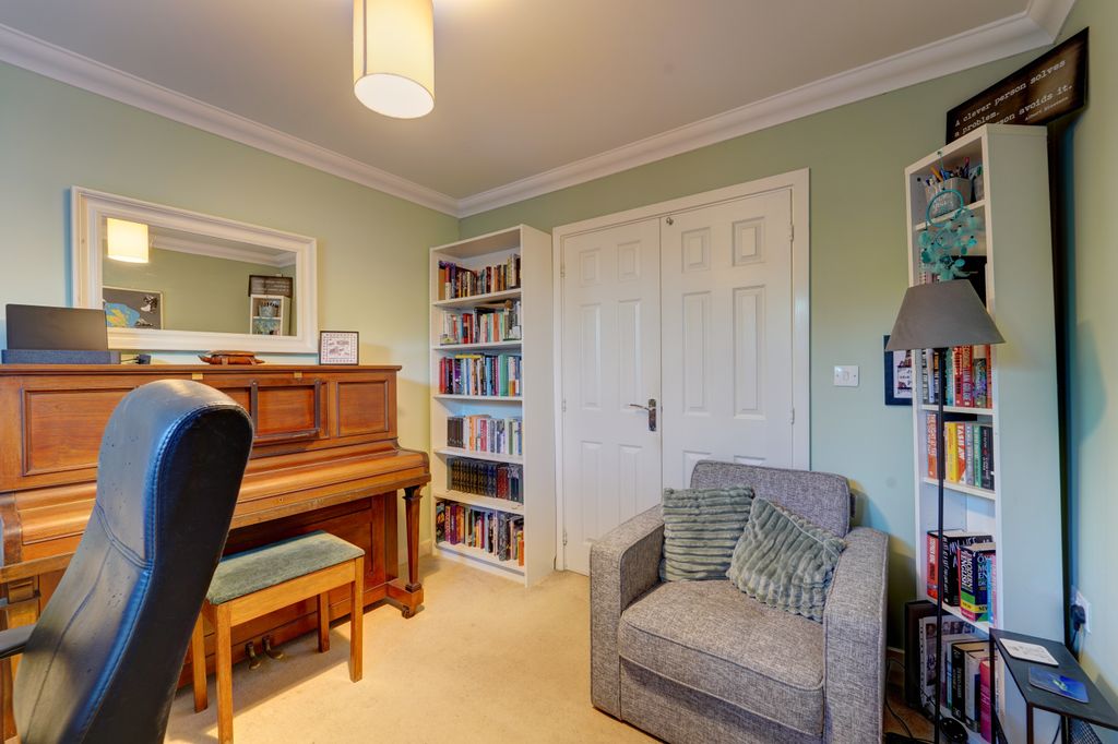 Additional image 17 of 5 bed detached house for saleMaskell Drive, Bedford MK41