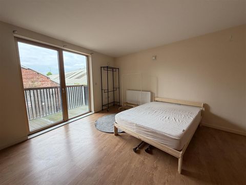 Ashton Point, Upper Allen Street S3, Studio to rent