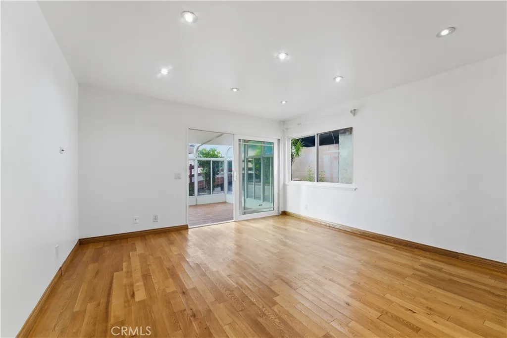 Additional image 18 of 15863 foothill Blvd, Rancho Cascades, CA 91342