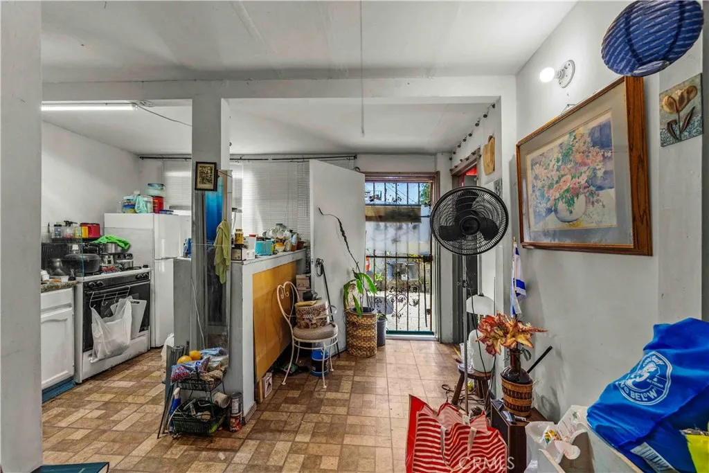 Additional image 39 of 1508 E Queensdale St, Compton, CA 90221