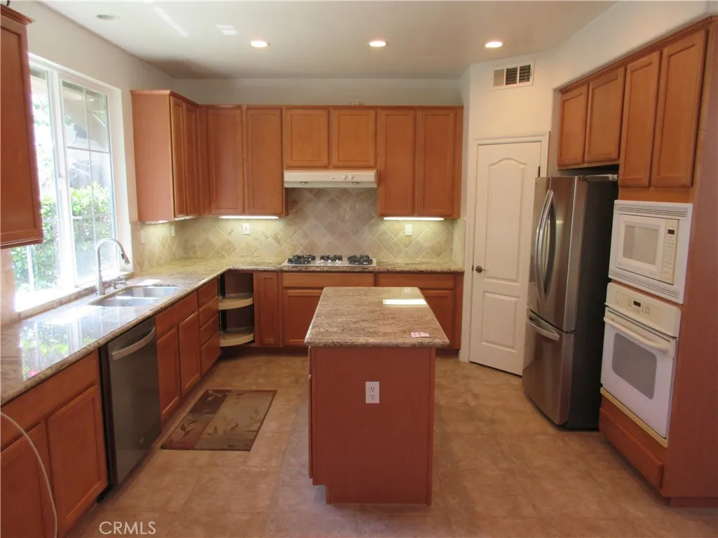 Additional image 15 of 65 Figtree, Irvine, CA 92603