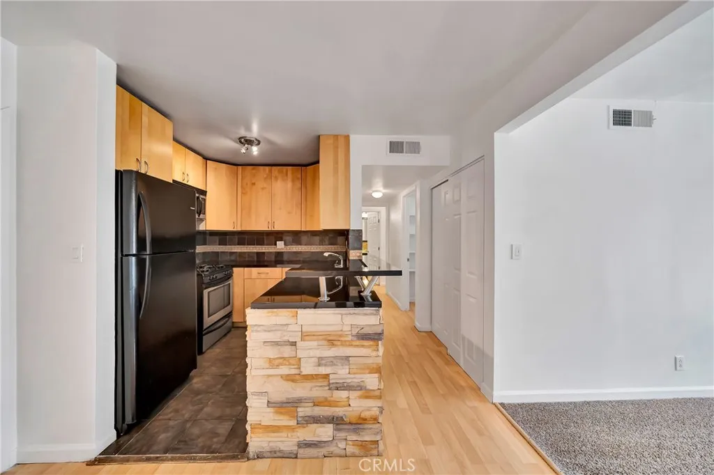 Additional image 36 of 18620 Hatteras Street Unit 247, Tarzana, CA 91356