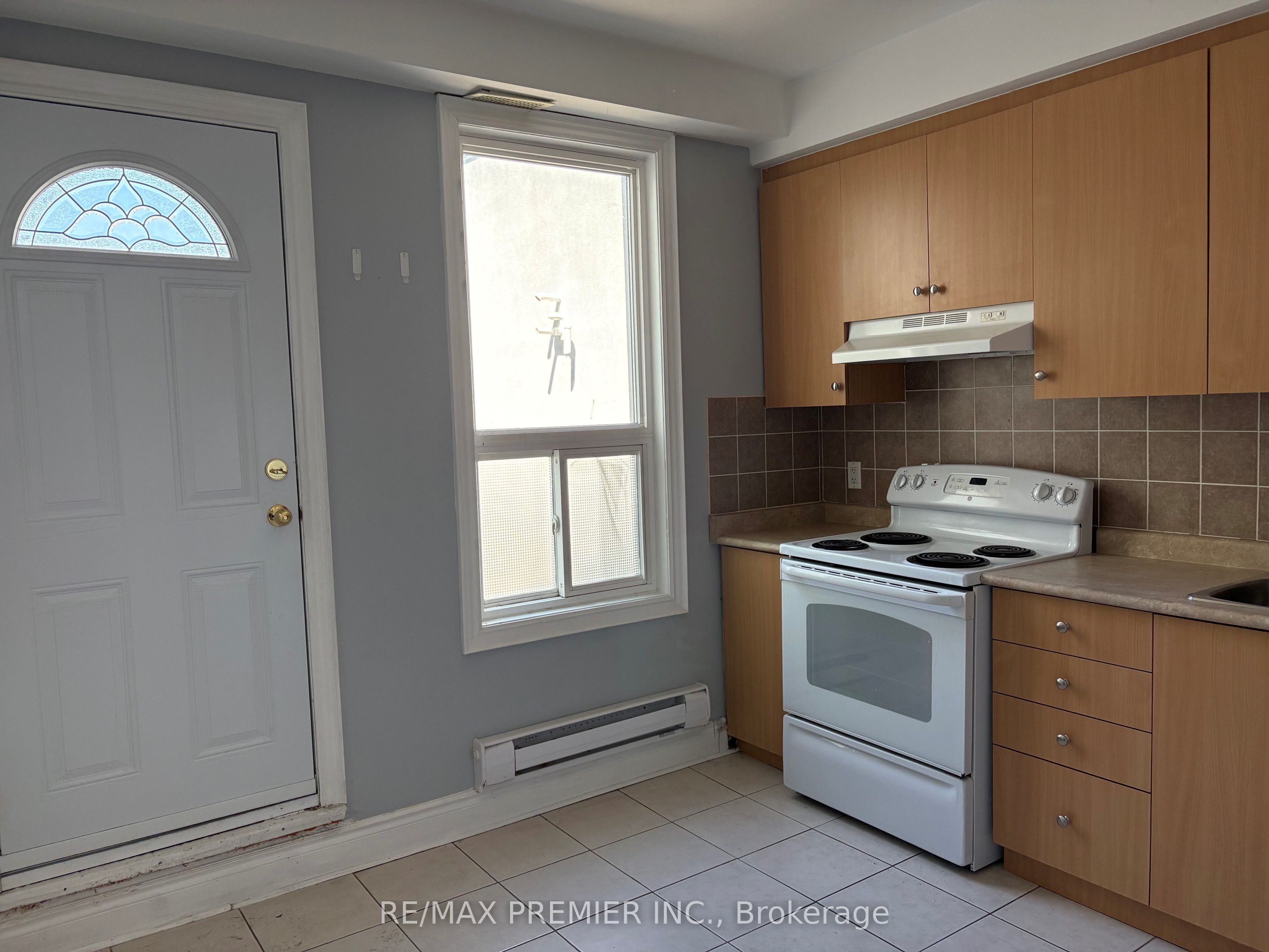 Additional image 5 of Upper-938 Bloor Street W, Toronto, ON, M6H 1L4