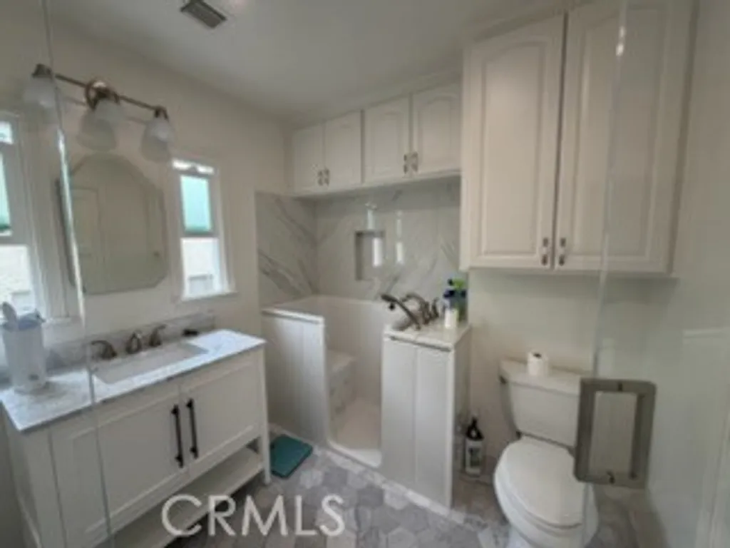 Additional image 6 of 2414 N Lamer St, Burbank, CA 91504