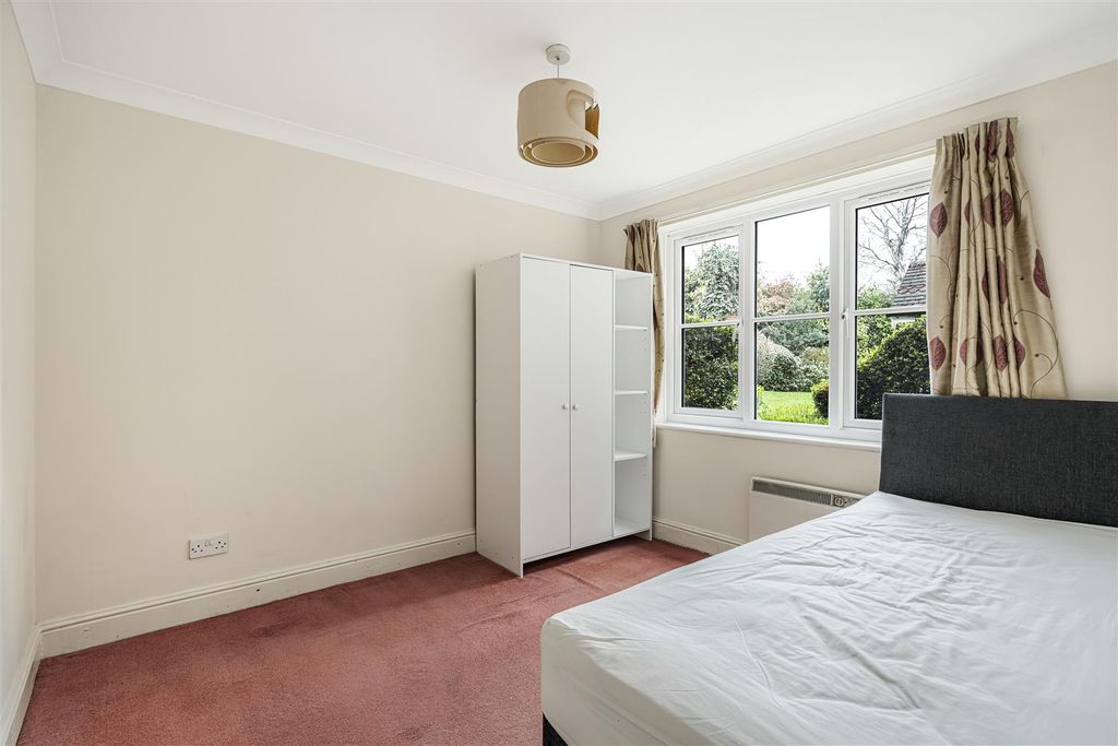 Additional image 6 of 2 bed flat for saleAlston Gardens, Maidenhead SL6