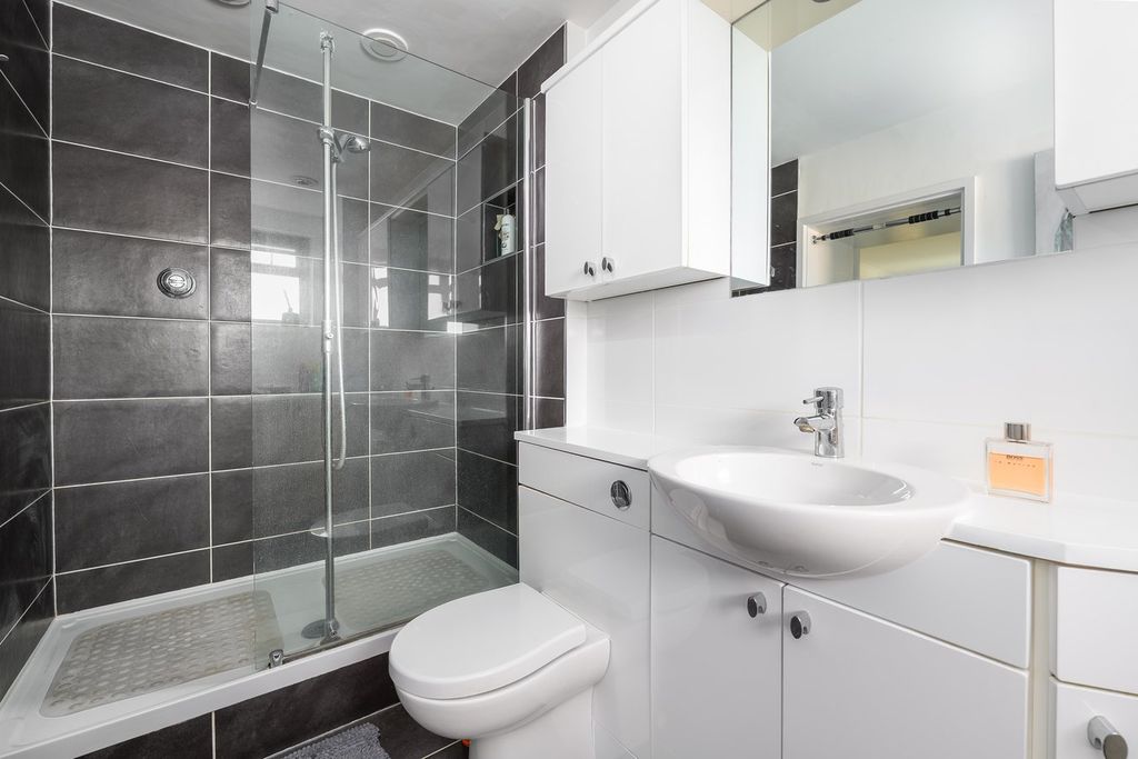 Additional image 14 of 2 bed flat for saleSt Georges Road, Weybridge KT13