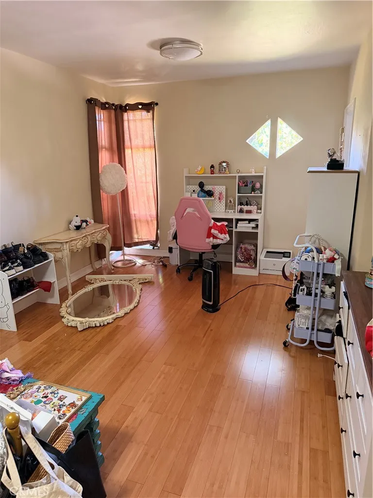 Additional image 10 of 2384 W 30th St, Los Angeles, CA 90018