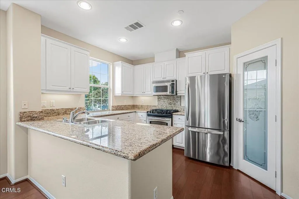Additional image 3 of 990 Holiday Avenue, Ventura, CA 93003