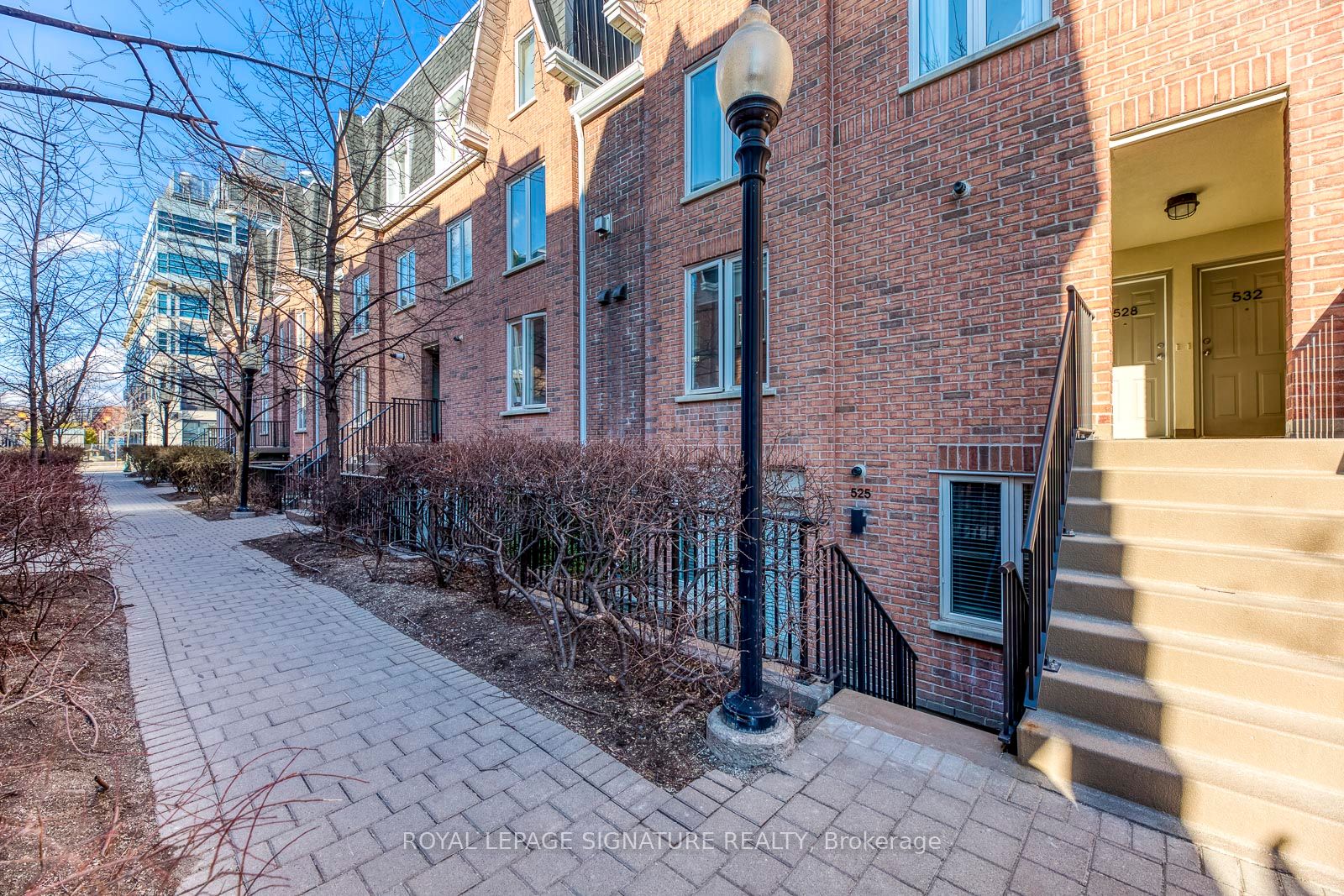 525-10 Douro Street, Toronto, ON, M6K 3M4