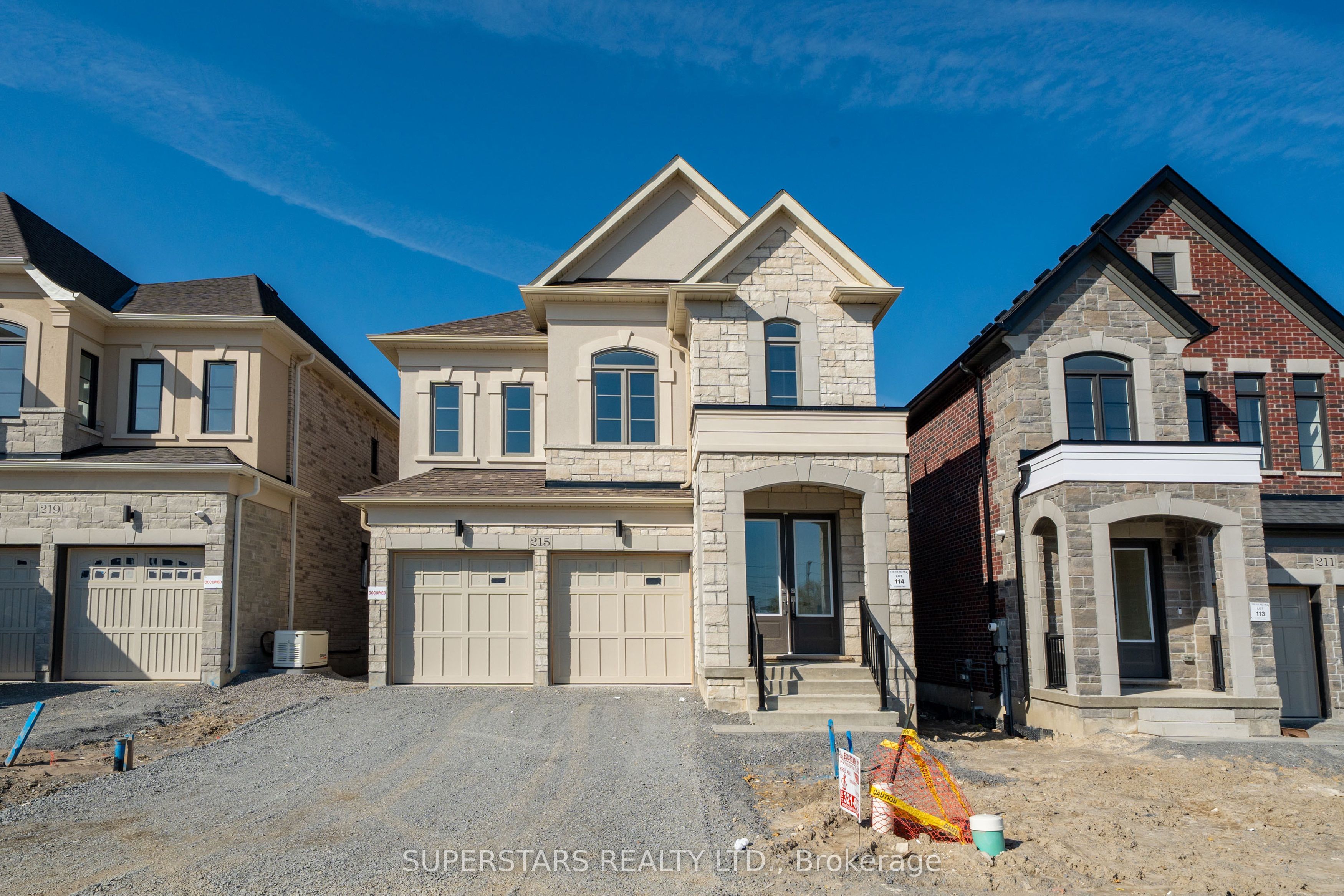 215 Archerhill Circle, Aurora, ON, L4G 4E2