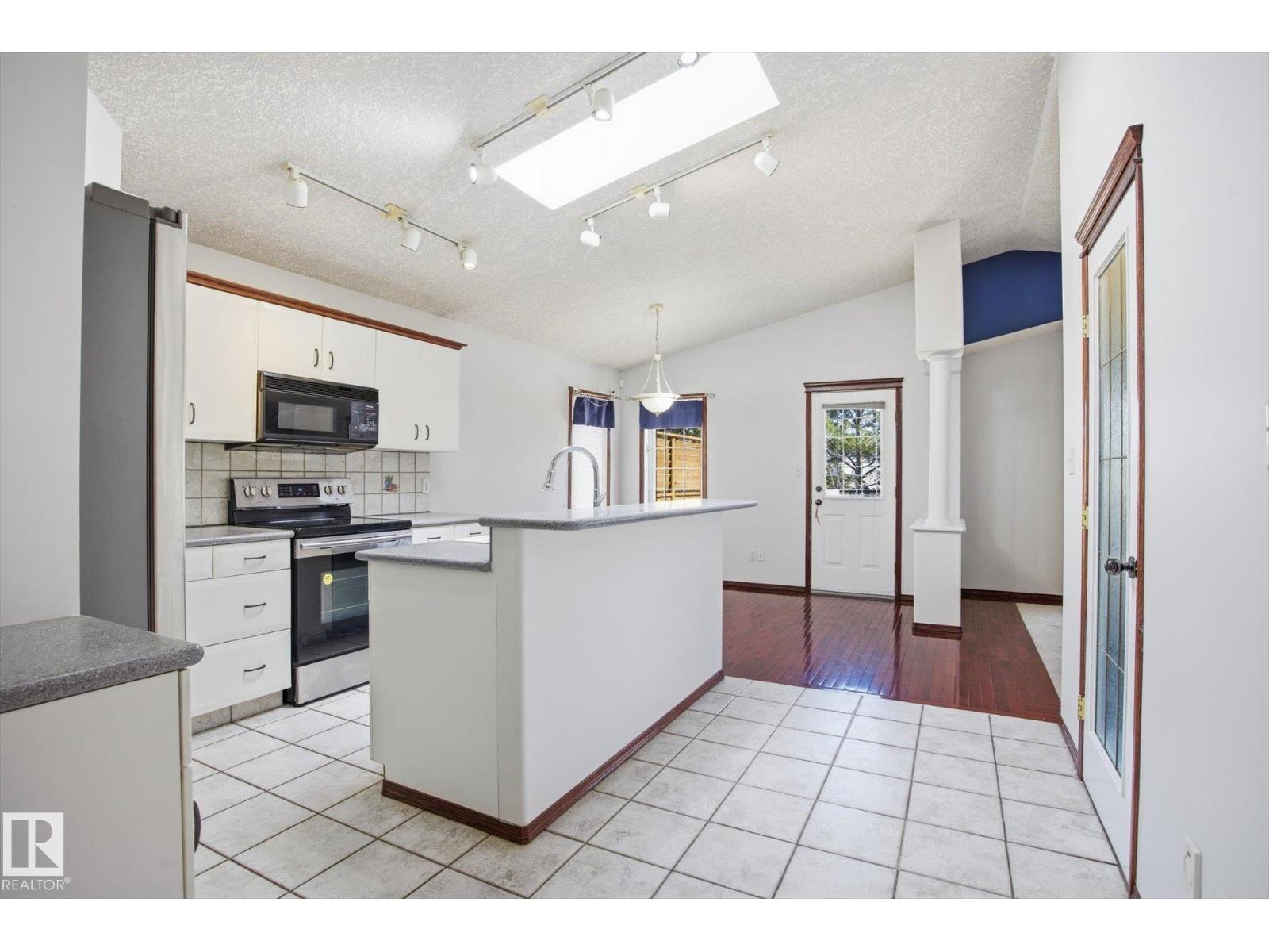 Additional image 4 of 11413 118 Street NW, Edmonton, AB, T5G3J3