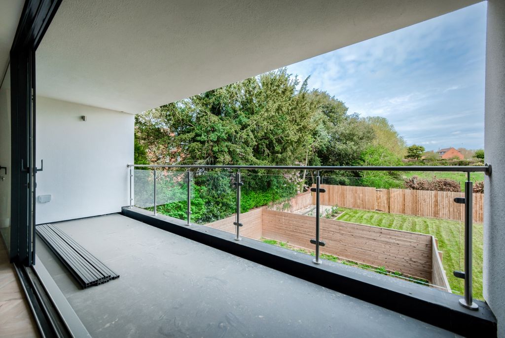 Additional image 5 of 2 bed flat for saleFlat 3, Benson Road, Stratford-Upon-Avon CV37
