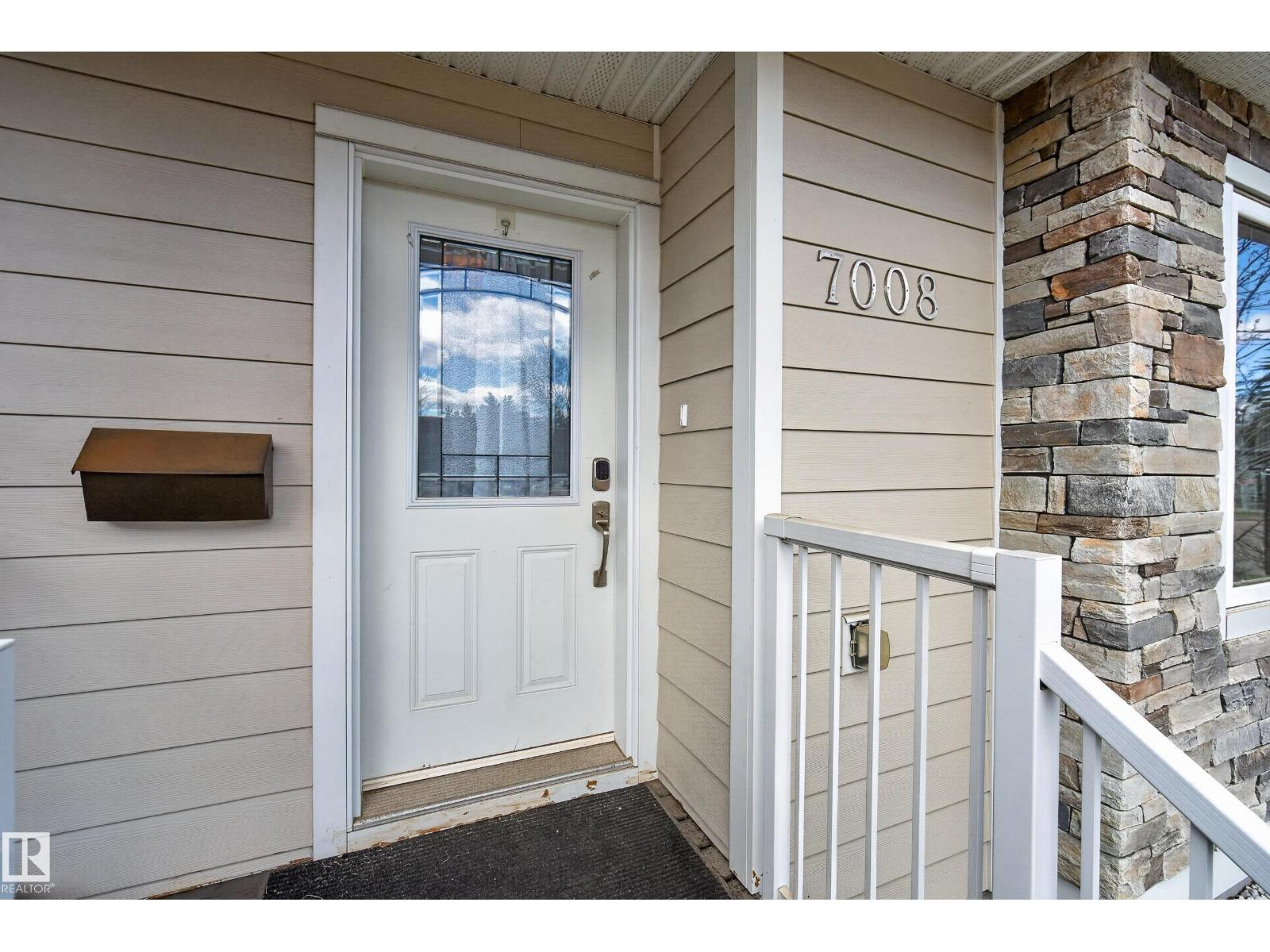 Additional image 4 of 7008 97 Street NW, Edmonton, AB, T6E3K1