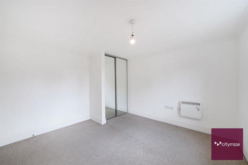 Additional image 10 of 2 bed flat for saleLondon Road, Romford RM7