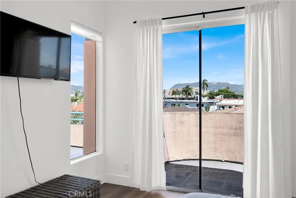 Additional image 51 of 4830 Elmwood Avenue Unit 302, Los Angeles, CA 90004