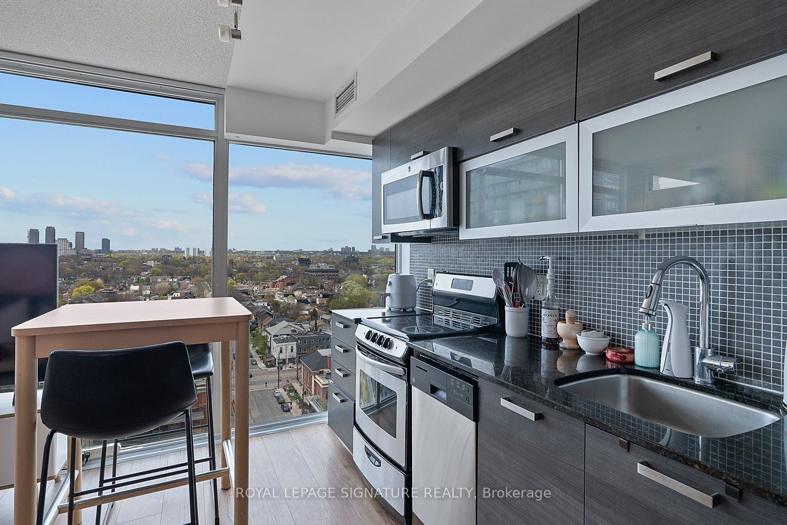 Additional image 4 of 1722E-36 Lisgar Street, Toronto, ON, M6J 0C7