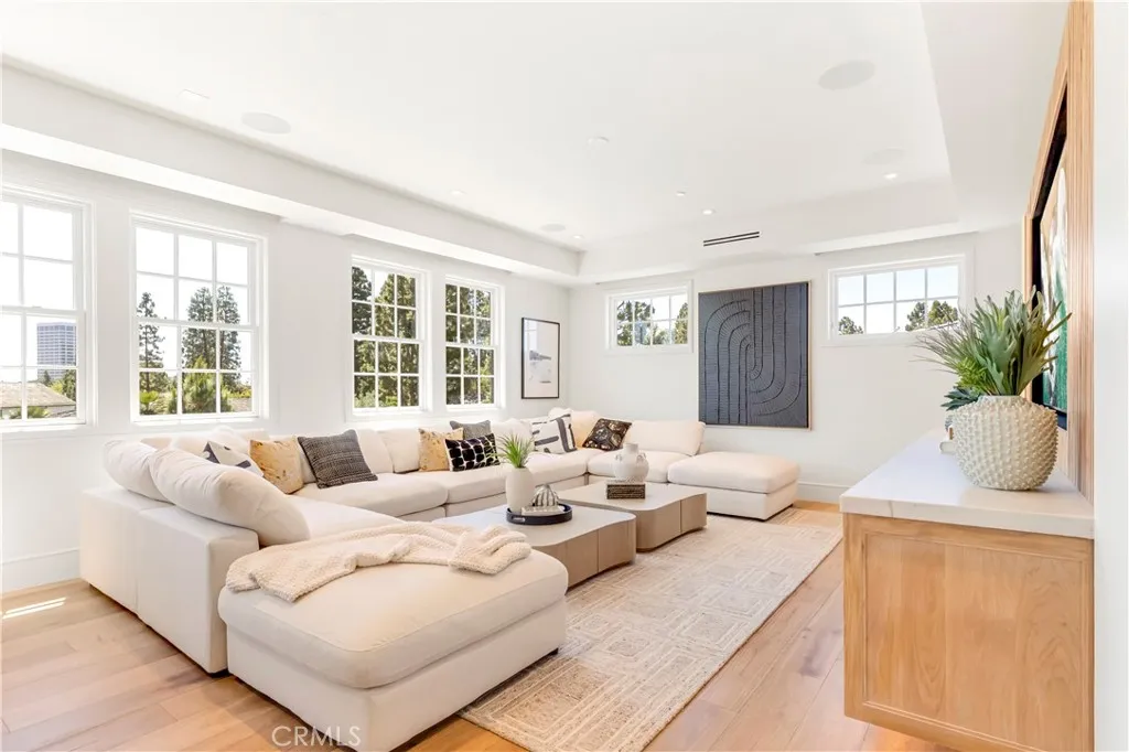 Additional image 136 of 6 Pinehurst Ln, Newport Beach, CA 92660