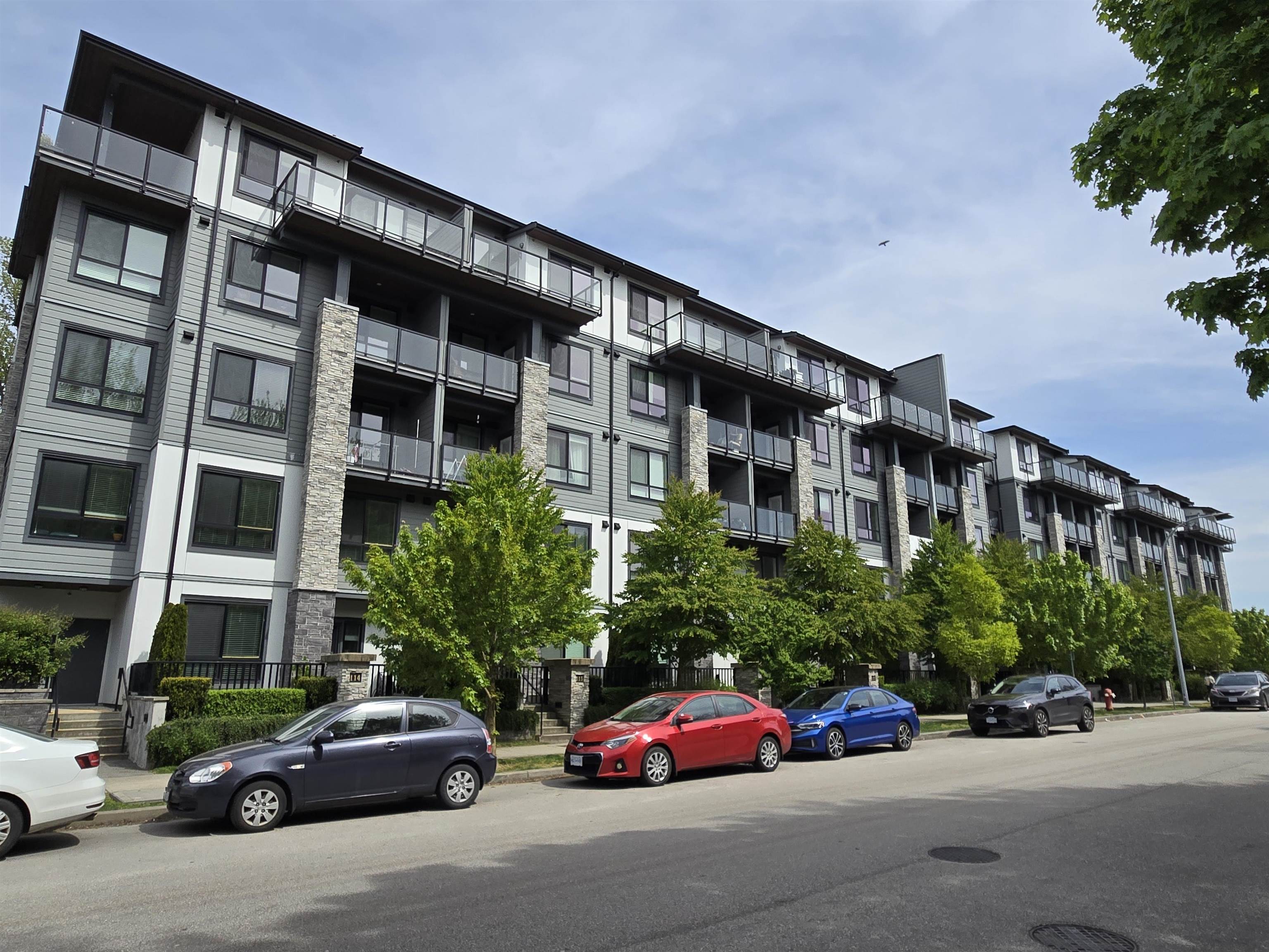418-15351 101 Avenue, Surrey, BC, V3R 0G2