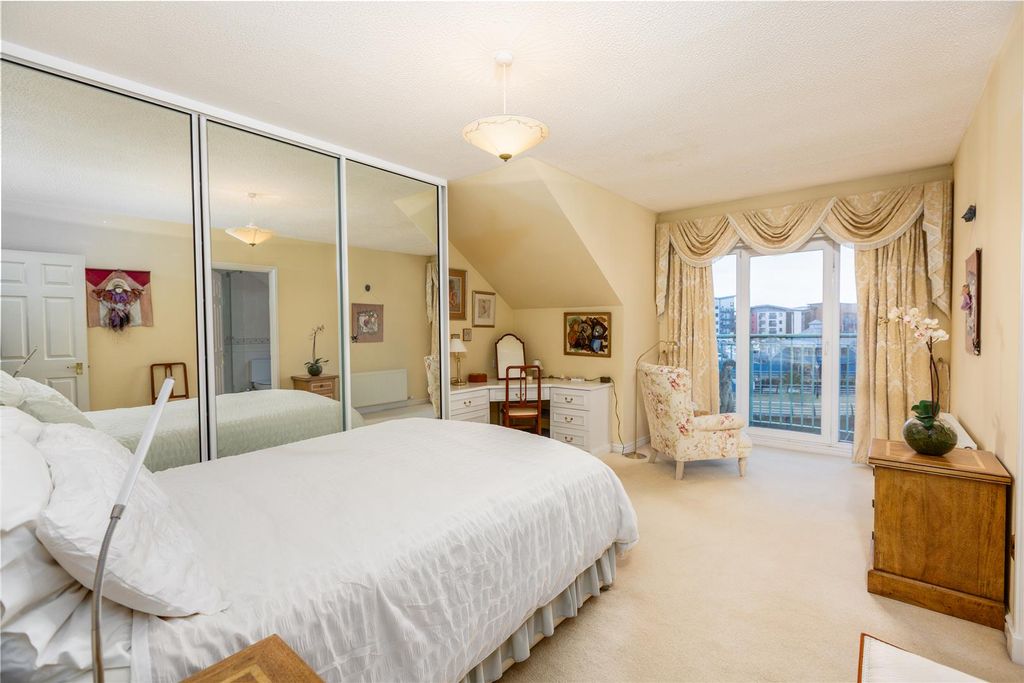 Additional image 8 of 3 bed flat for salePocketts Wharf, Marina, Swansea SA1