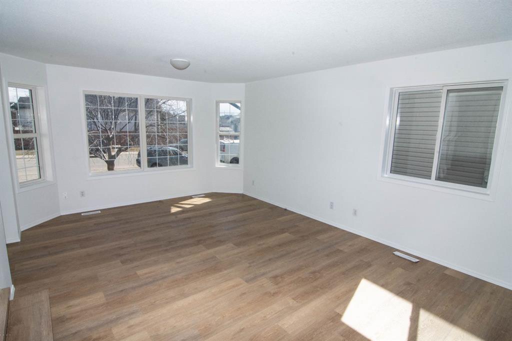 Additional image 3 of 5320 Martin Crossing Drive NE, Calgary, AB, T3J 3T2