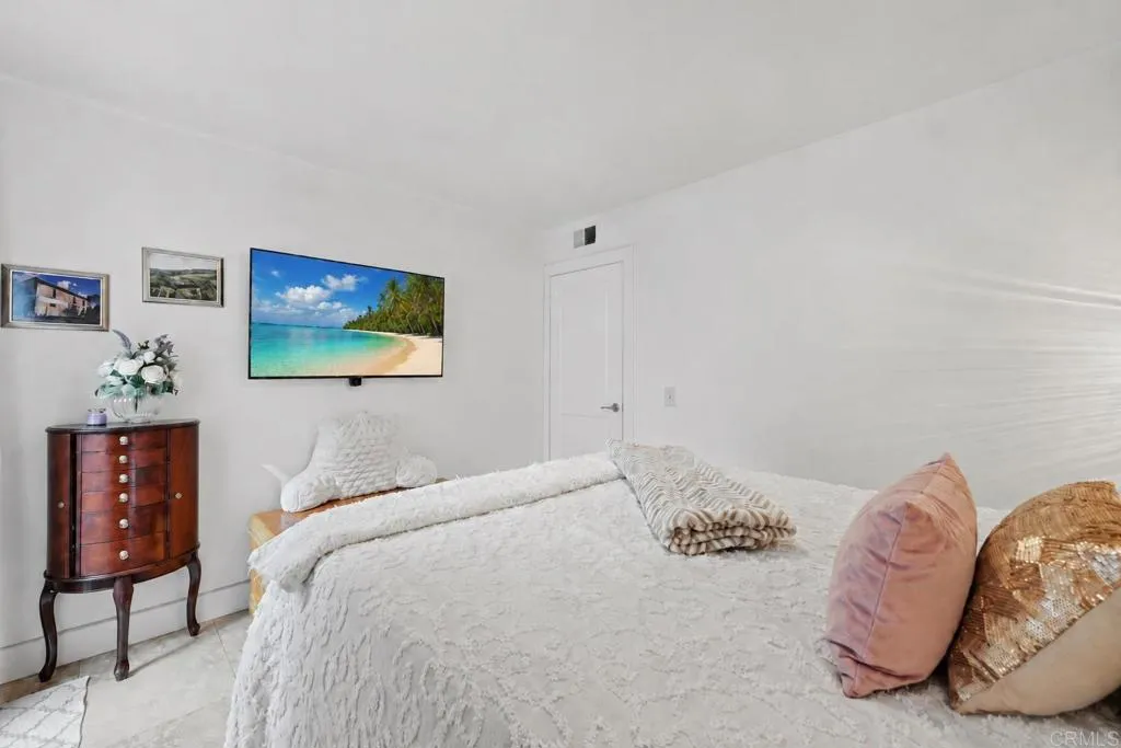 Additional image 16 of 2032 Avenue of the Trees, Carlsbad, CA 92008