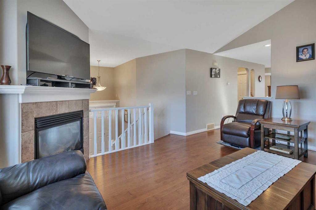Additional image 5 of 68 Iverson Close, Red Deer, AB, T4R 3M9