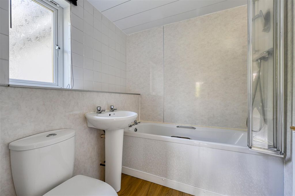 Additional image 9 of 2 bed flat for saleGlengarry Road, Inverness IV3