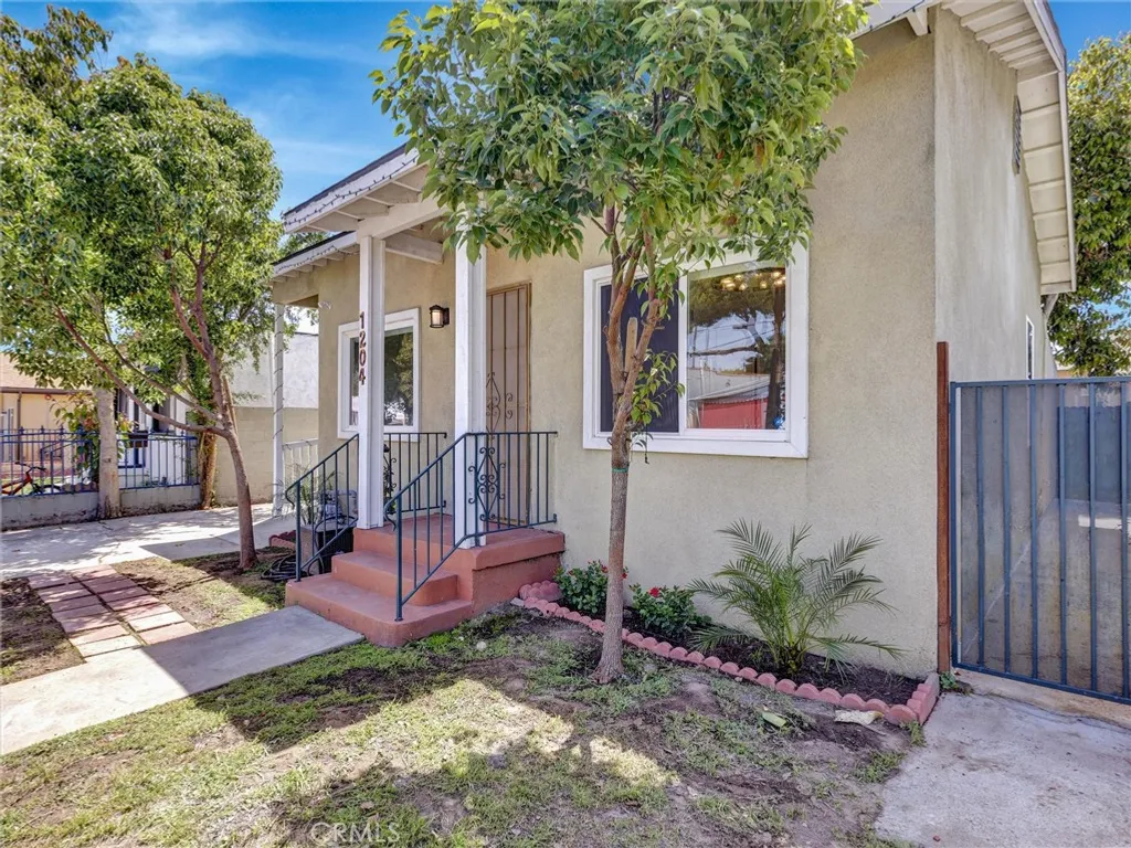 Additional image 3 of 1204 E Smith Pl, Long Beach, CA 90806