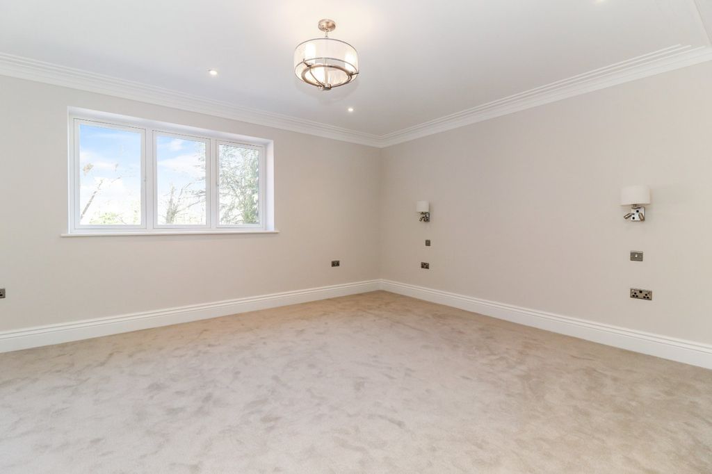 Additional image 11 of 3 bed flat for saleGregories Road, Beaconsfield HP9
