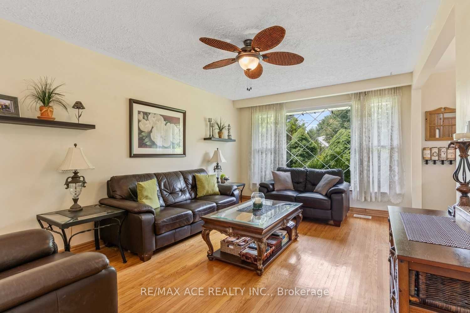 Additional image 5 of Main-27 Oakridge Drive, Toronto, ON, M1M 2A5