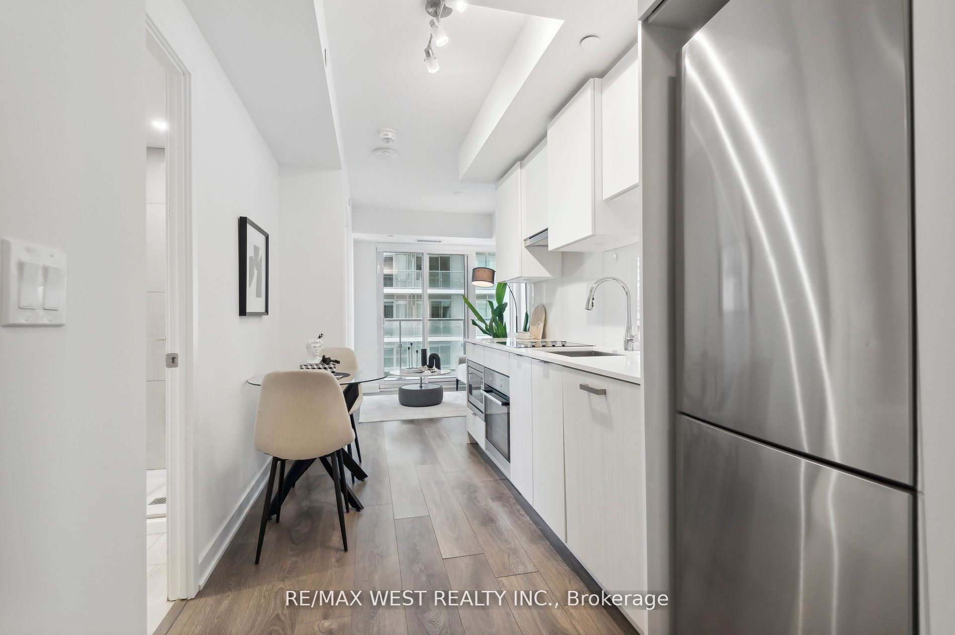 Additional image 3 of 2215-195 Redpath Avenue, Toronto, ON, M4P 0E4
