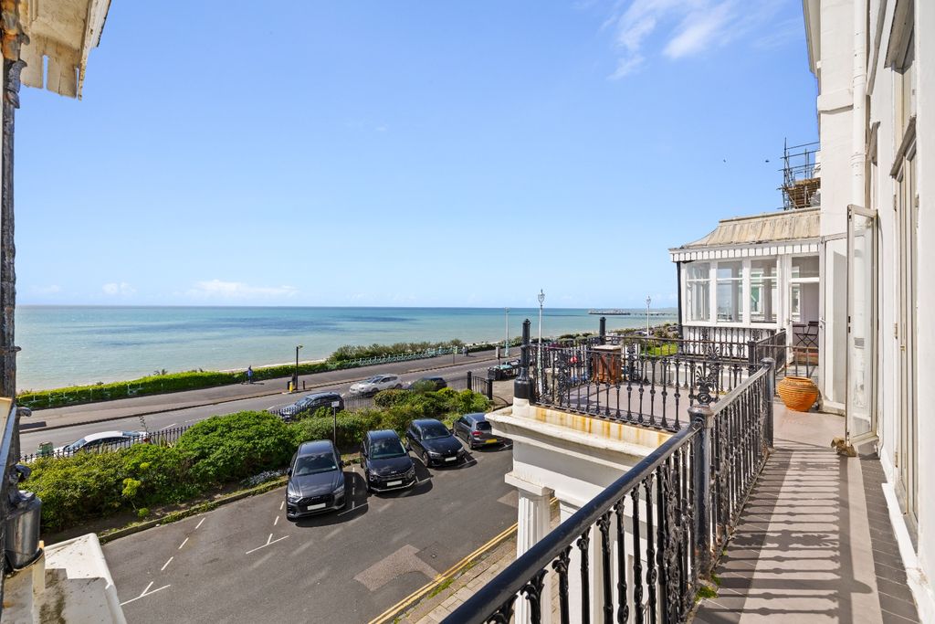 Additional image 12 of 3 bed flat for saleChichester Terrace, Brighton, East Sussex BN2