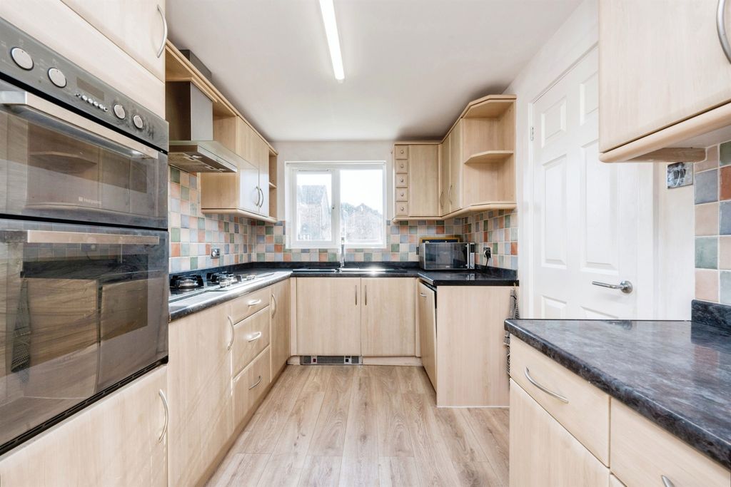 Additional image 3 of 4 bed detached house for saleNicholls Close, Barton-Le-Clay, Bedford MK45