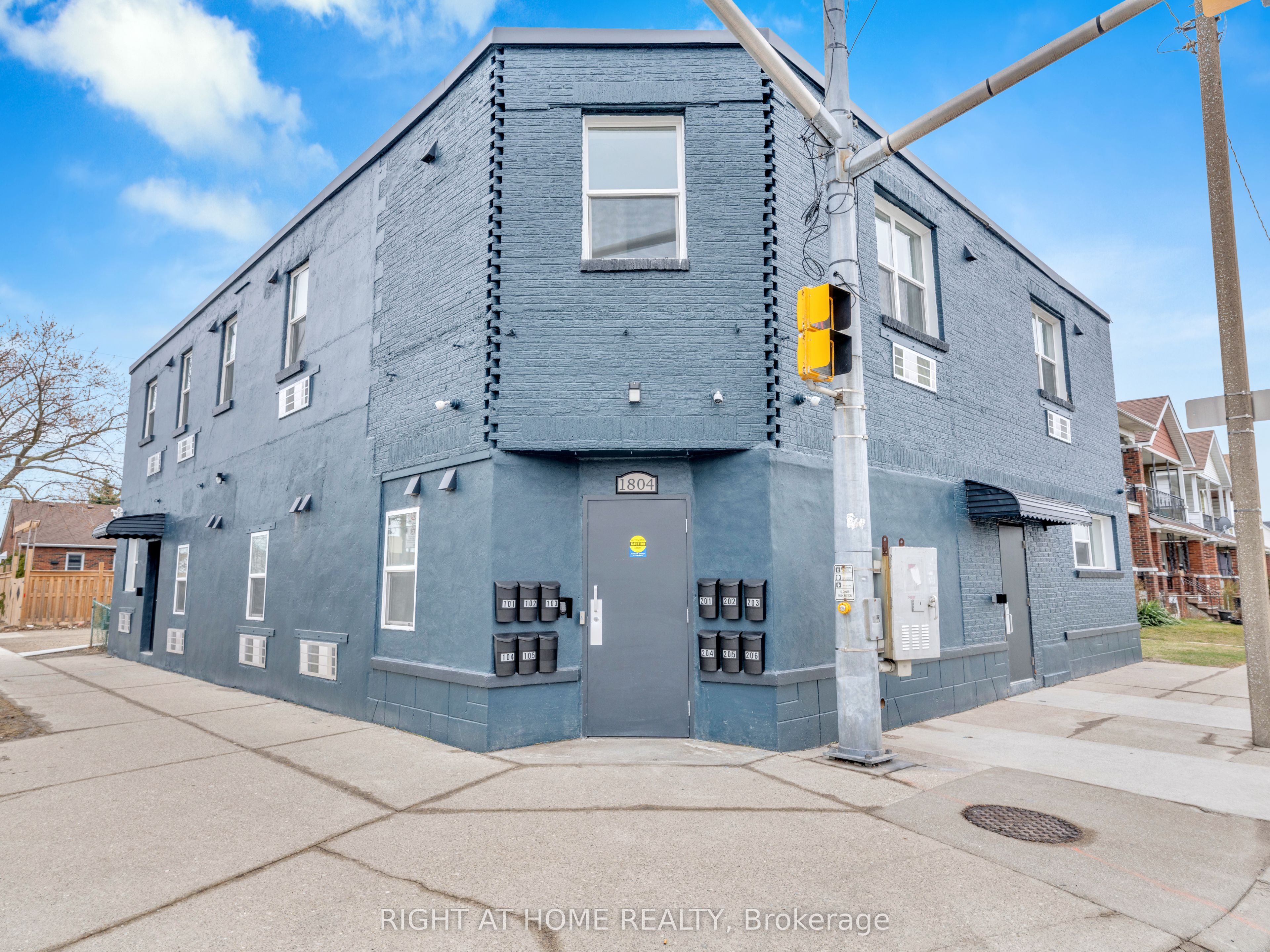 105-1804 Drouillard Road, Windsor, ON, N8W 3X5
