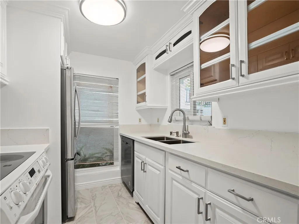 Additional image 6 of 18411 Hatteras Street Unit 138, Tarzana, CA 91356