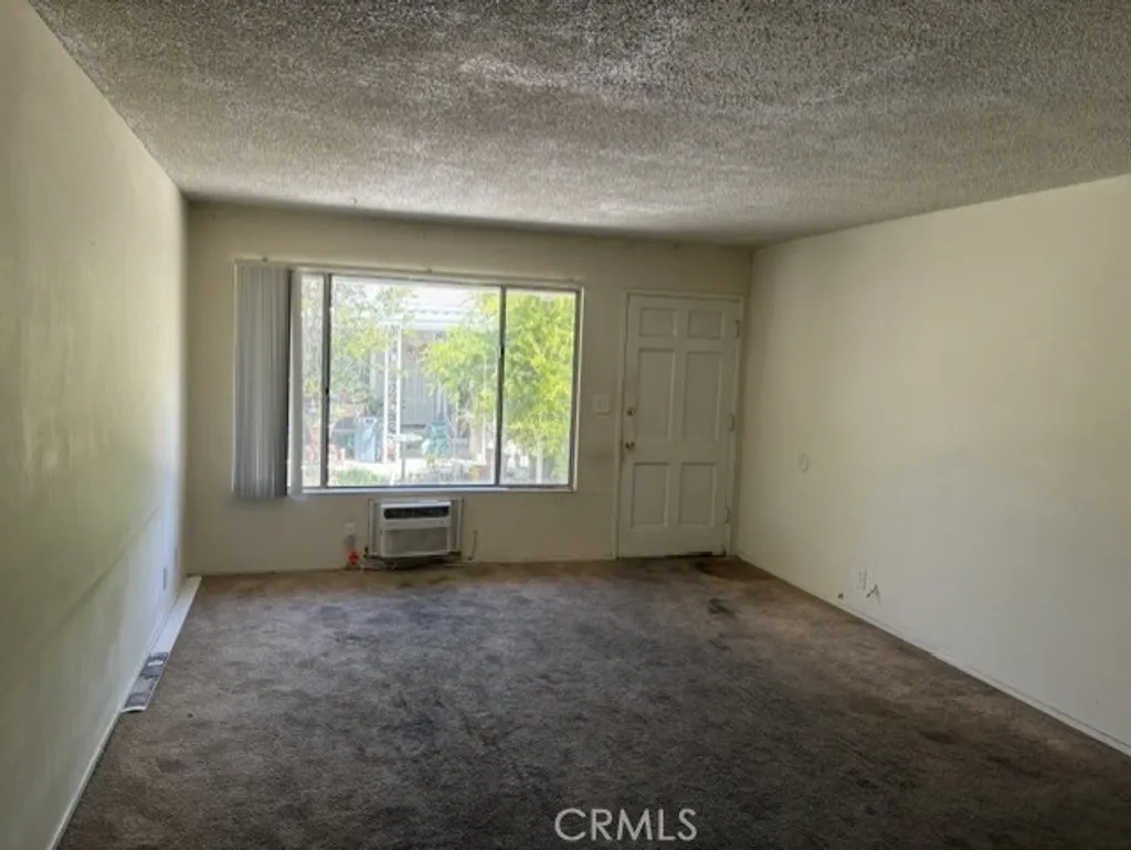Additional image 4 of 150 E Lakeshore Dr Unit 10, Lake Elsinore, CA 92530