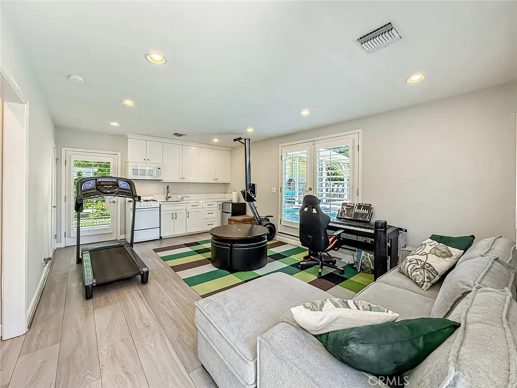 Additional image 142 of 23433 Hatteras St, Woodland Hills, CA 91367