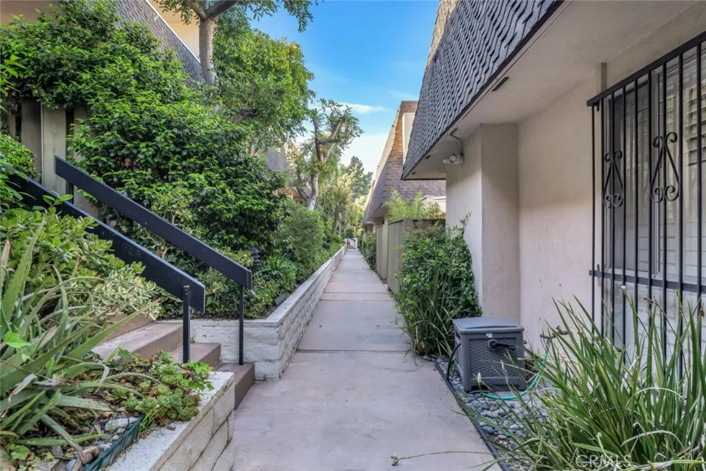 Additional image 40 of 4173 W Sarah Street, Burbank, CA 91505